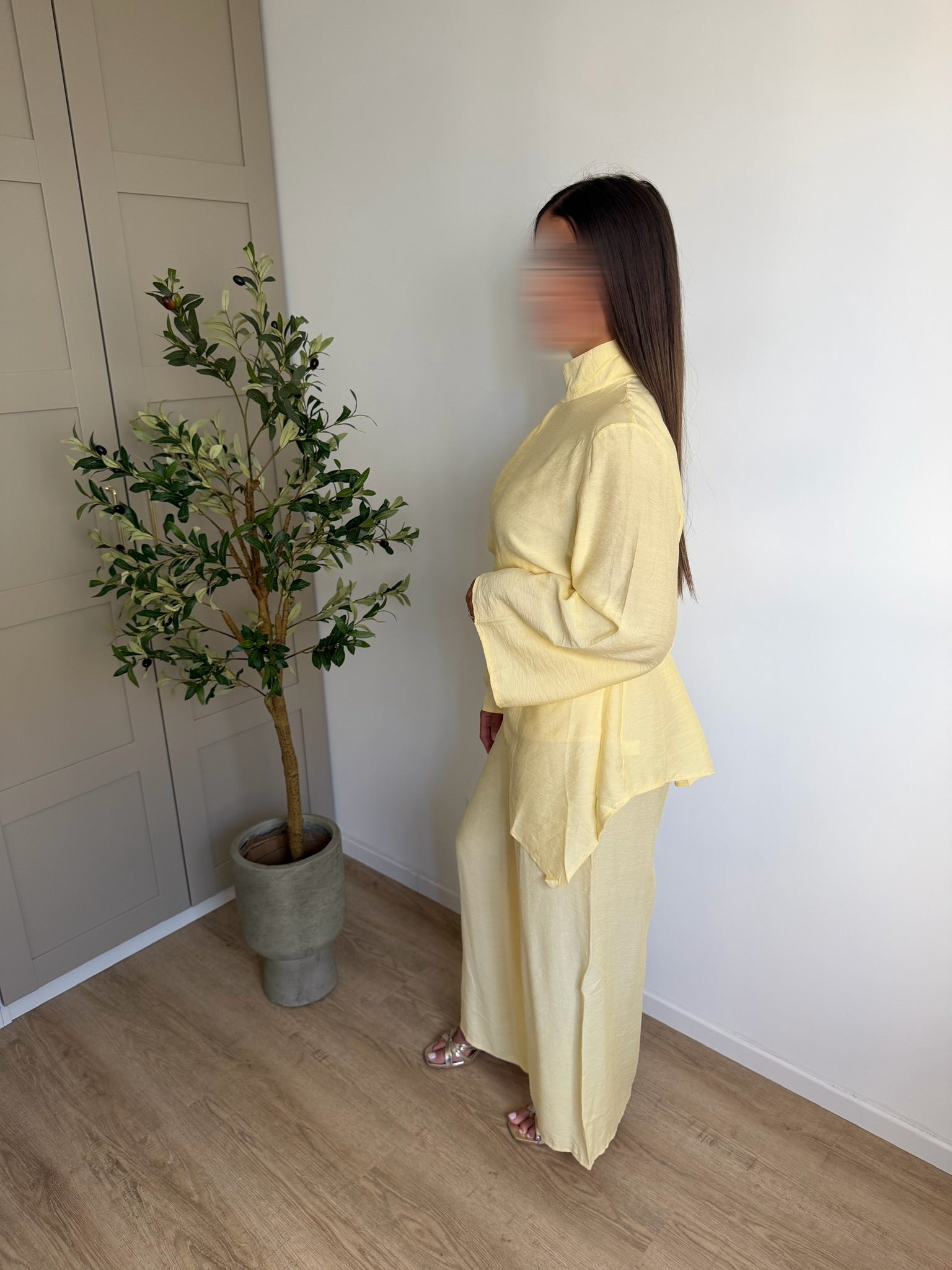 Ensemble croisé jaune pastel