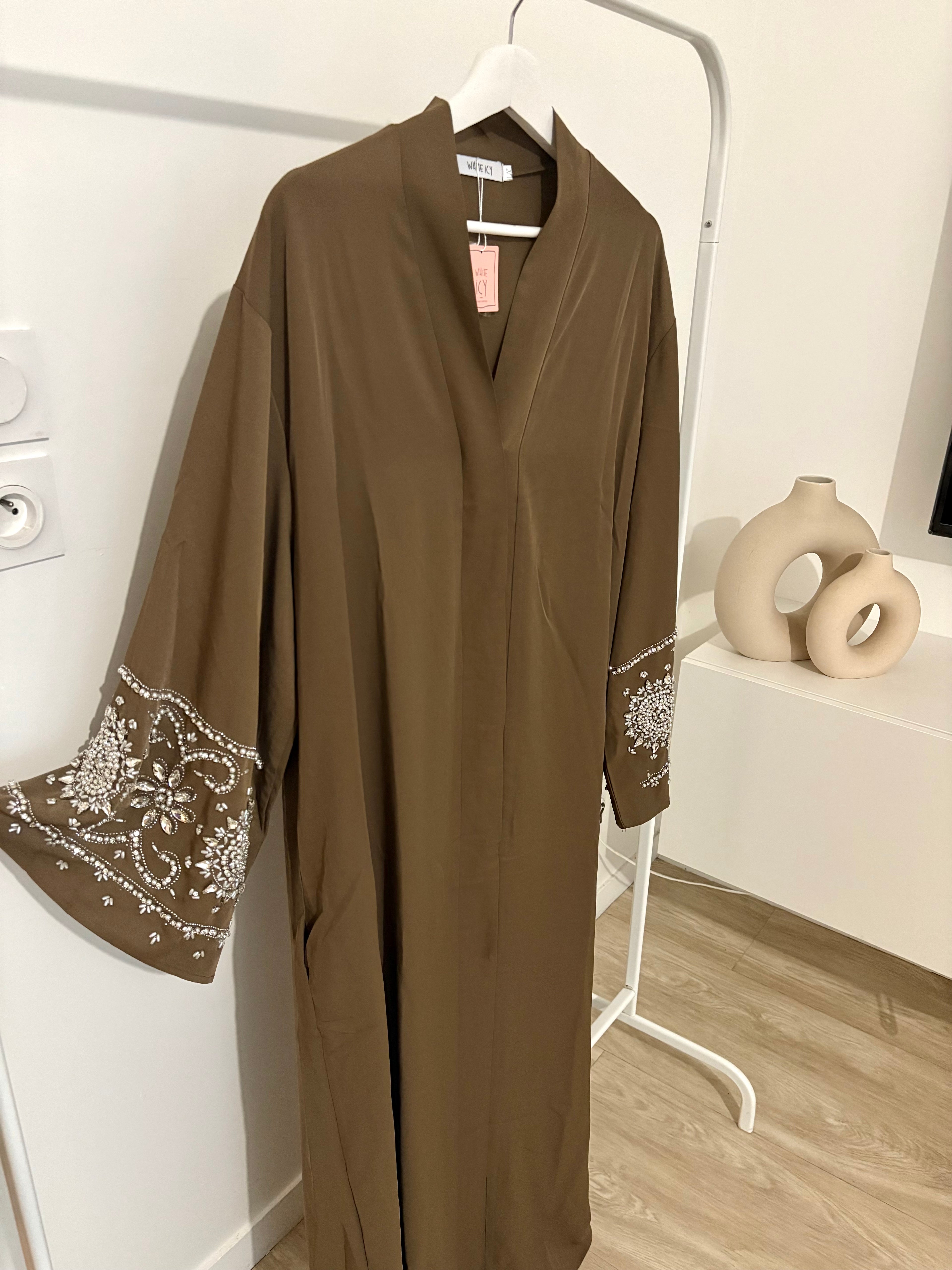 Abaya manches perlées