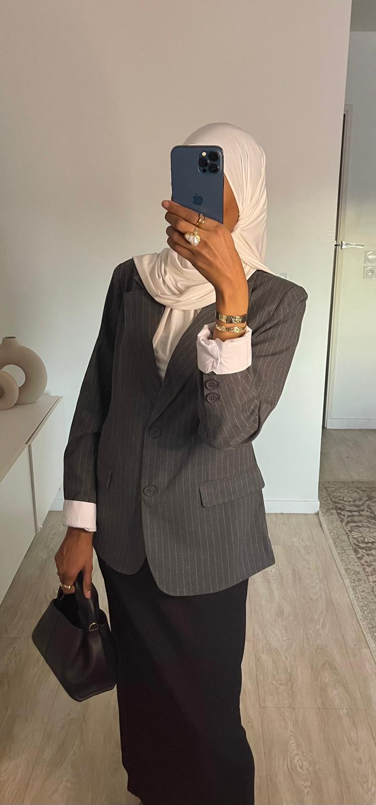 Blazer gris avec revers de manches finition blanche