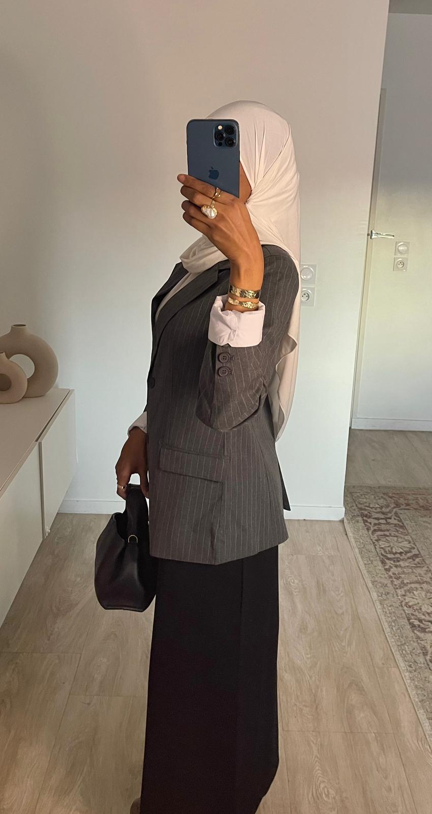 Blazer gris avec revers de manches finition blanche